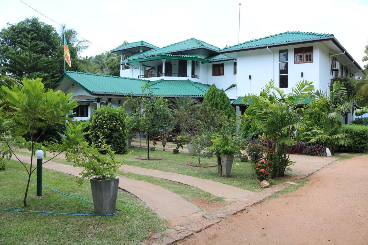 Margosa Lake Resort อนุราธปุระ ภายนอก รูปภาพ