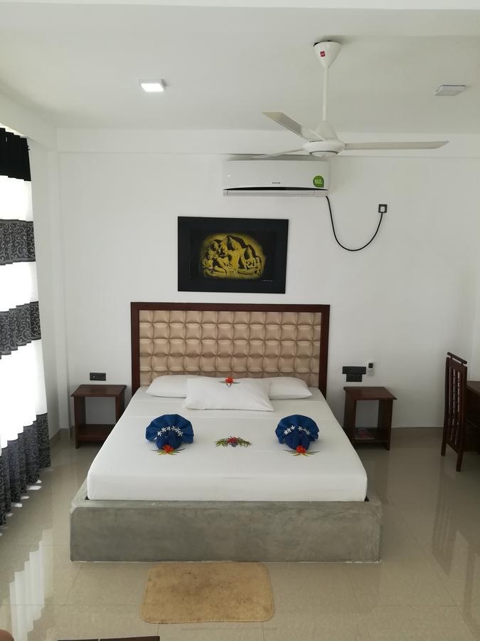 Margosa Lake Resort อนุราธปุระ ภายนอก รูปภาพ