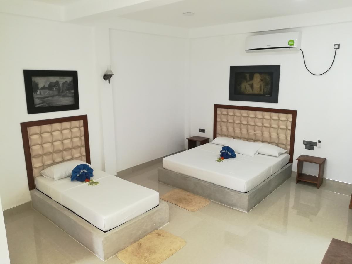Margosa Lake Resort อนุราธปุระ ภายนอก รูปภาพ